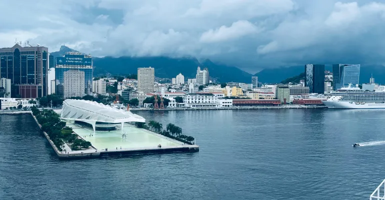O que o turista encontra ao desembarcar na Orla Conde