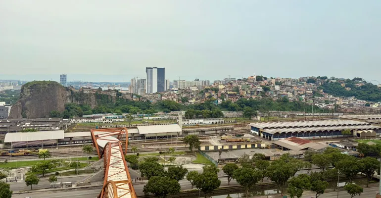 Morro do Pinto: história, identidade e vida cotidiana no alto do Santo Cristo